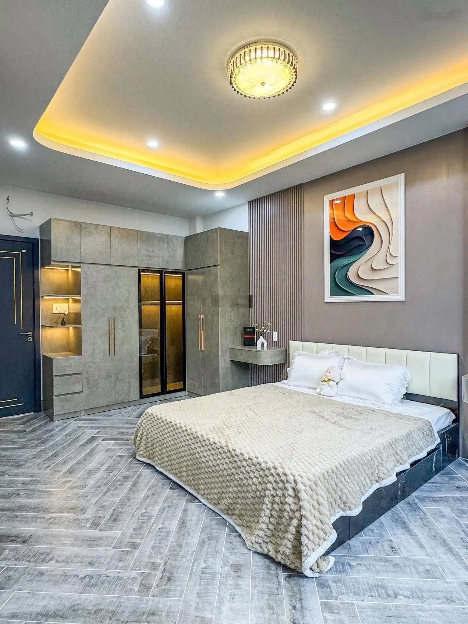 Tôi cần bán nhà Đ.Nguyễn Thiện Thuật,Q.3 giá 4Tỷ280/89,6m cho thuê 28tr/tháng gần chợ Hồ Thị Riêng