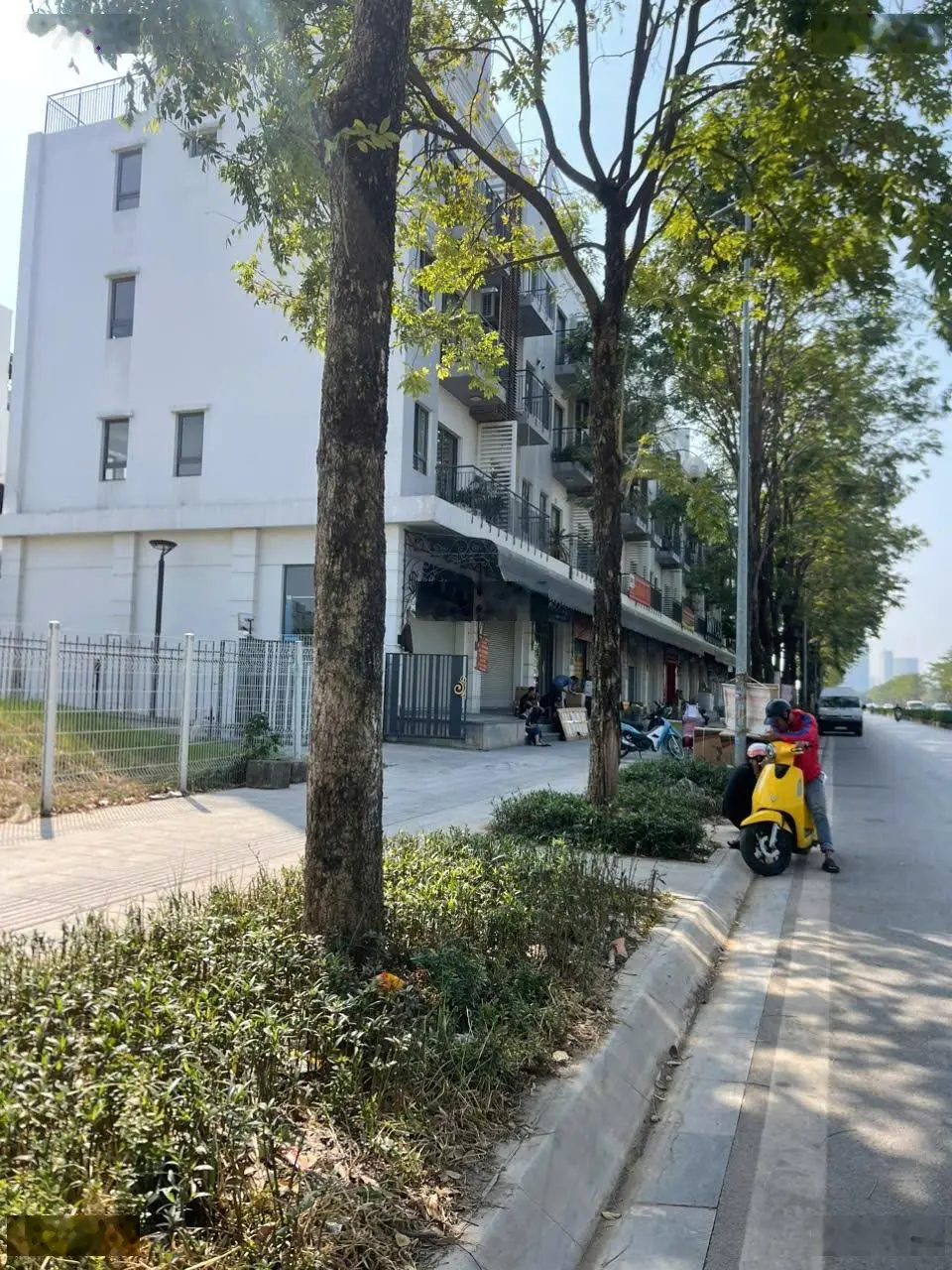 Chủ cần tiền bán gấp căn LK 75m2 đối diện công viên Chu Văn An, mặt đường 50m giá chỉ 22 tỷ