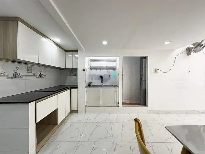 4,99 tỷ, Bán gấp nhà 3 tầng, DT 40m2, 3PN đường Hoàng Hoa Thám,