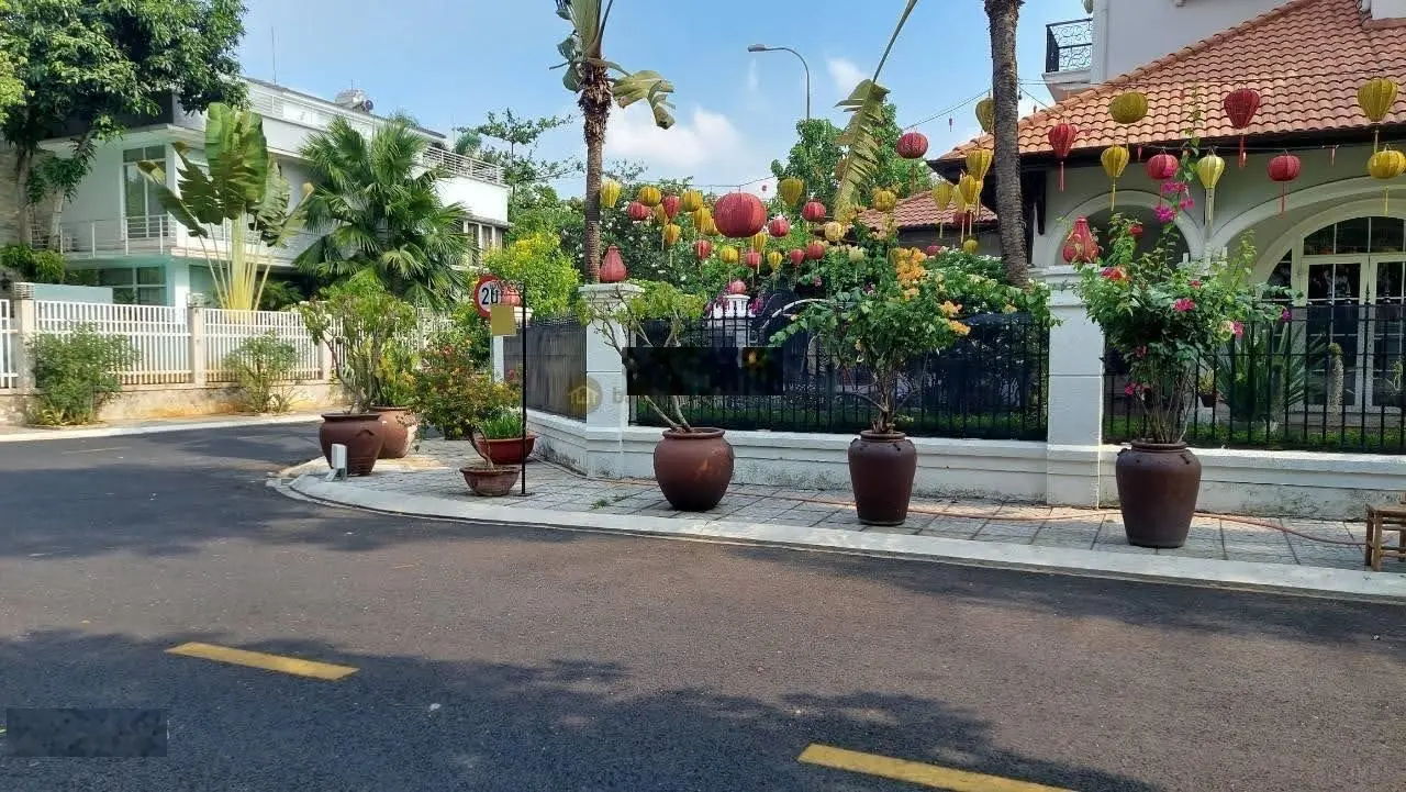 Bán biệt thự khu Compound Thảo Điền 1, vị trí góc 2MT đường trục chính