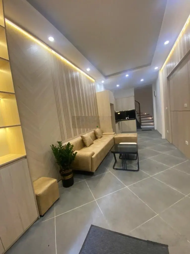 Bán nhà Hàm Nghi , 132m2 , mt14m , đã chia sổ 3 lô , vài bước ra ôtô , 20m ra phố . 16,5 tỷ