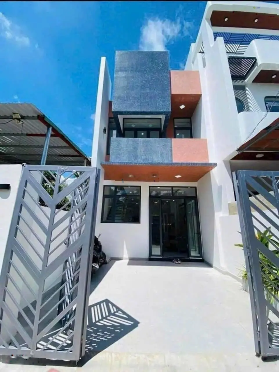 Chính chủ kẹt tiền bán gấp căn nhà sau lưng chợ BÌNH CHÁNH, TRỊNH NHƯ KHUÊ, 5,3mx21m, giá 740 triệu