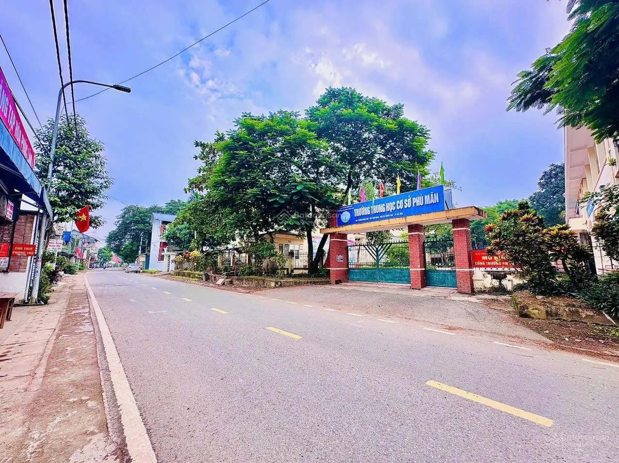 Bán gấp lô góc 127.5m2 mặt tiền 7.68m trục chính Kinh doanh Phú Mãn Quốc Oai giá rẻ nhất Hòa Lạc