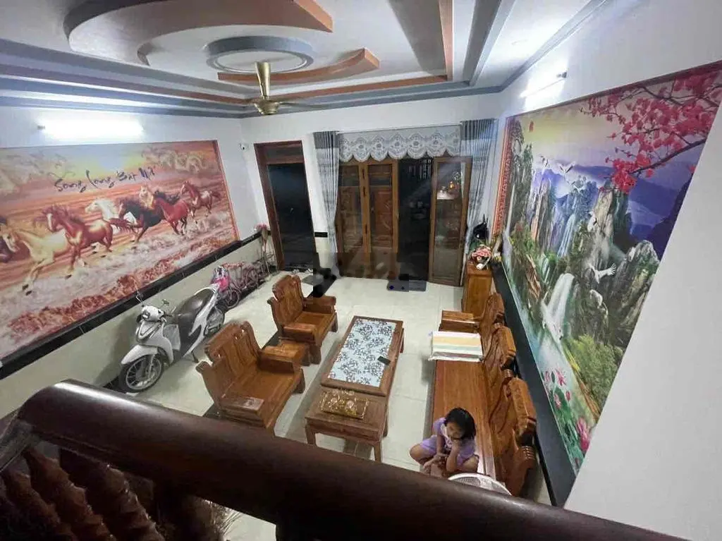 BÁN CĂN SR LẦU TRỆT NGAY NGÃ 4 BÌNH CHUẨN ĐƯỜNG 7M XE HƠI VI VU