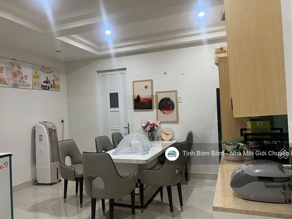 Nhà triệu đô: 65m kế bên Hà Đô, 4 tầng, mặt tiền đang kinh doanh, Vip Quận 10 26 tỷ
