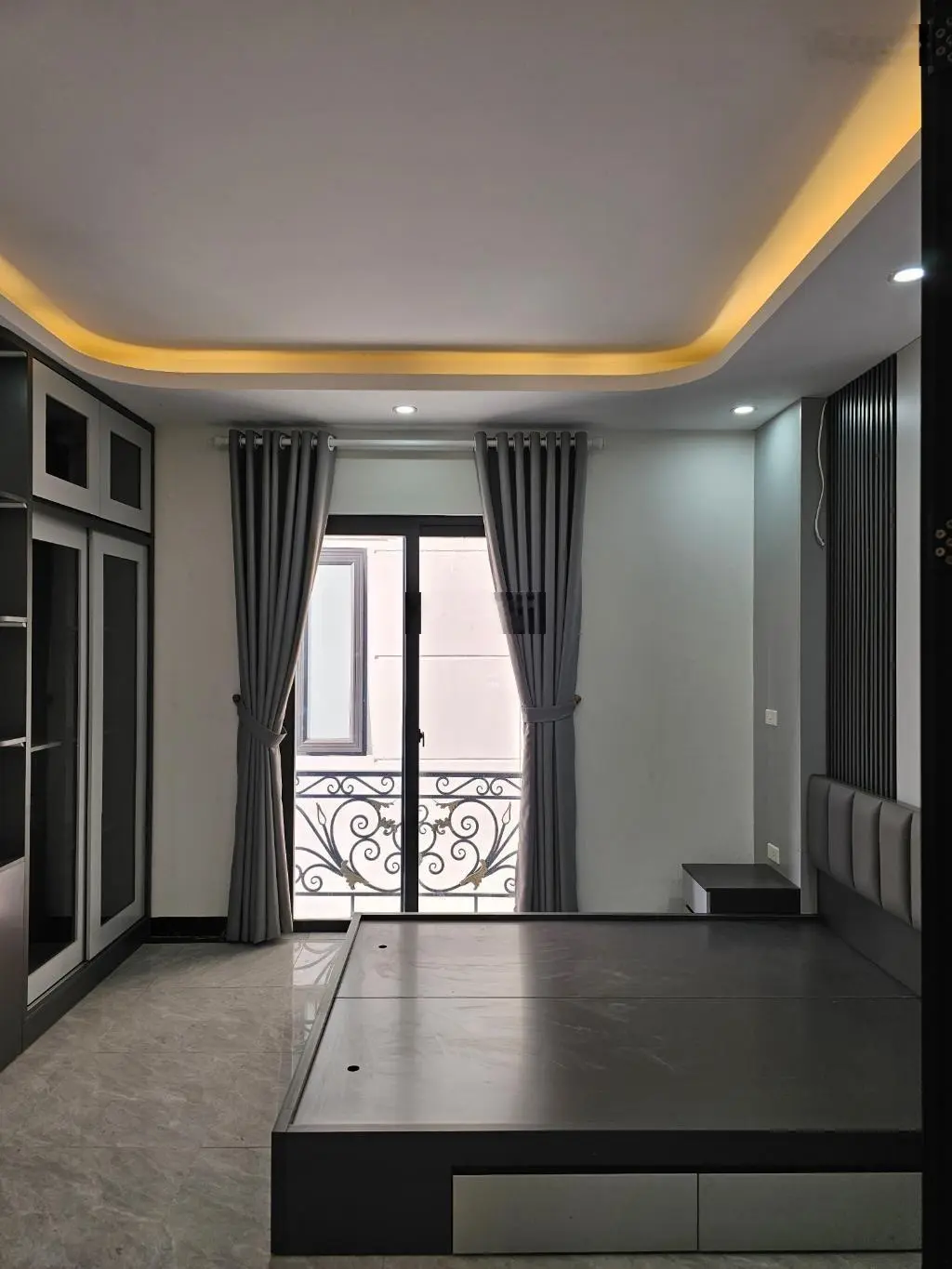 Bán nhà thượng thanh,32m_mt4m,3ngu,phun nội thất,ô tô đỗ cổng,5xty