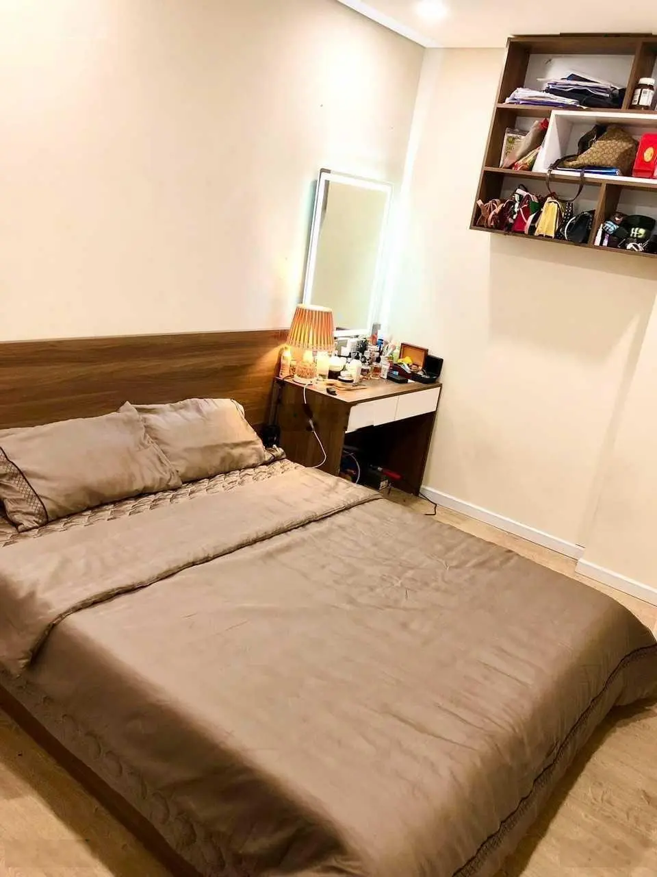 Chính chủ bán căn 71.2m2 2PN BC ĐN tầng trung + full nội thất giá 4,8 tỷ chung cư 90 Nguyễn Tuân