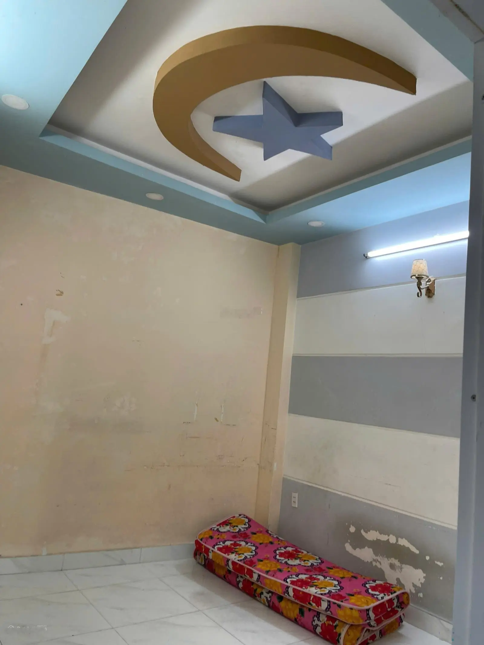 Hẻm 528 Điện Biên Phủ Quận 10, 4m x 11m, 5 tầng, xe hơi đỗ cửa, 9. X tỷ (thương lượng)