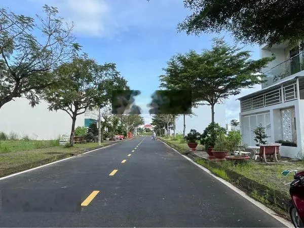 Kẹt tiền cần bán gấp lô đất 100m2 MTĐ Bờ Kinh, Khóm 2, Vĩnh Long. Giá chỉ 650tr, SHR