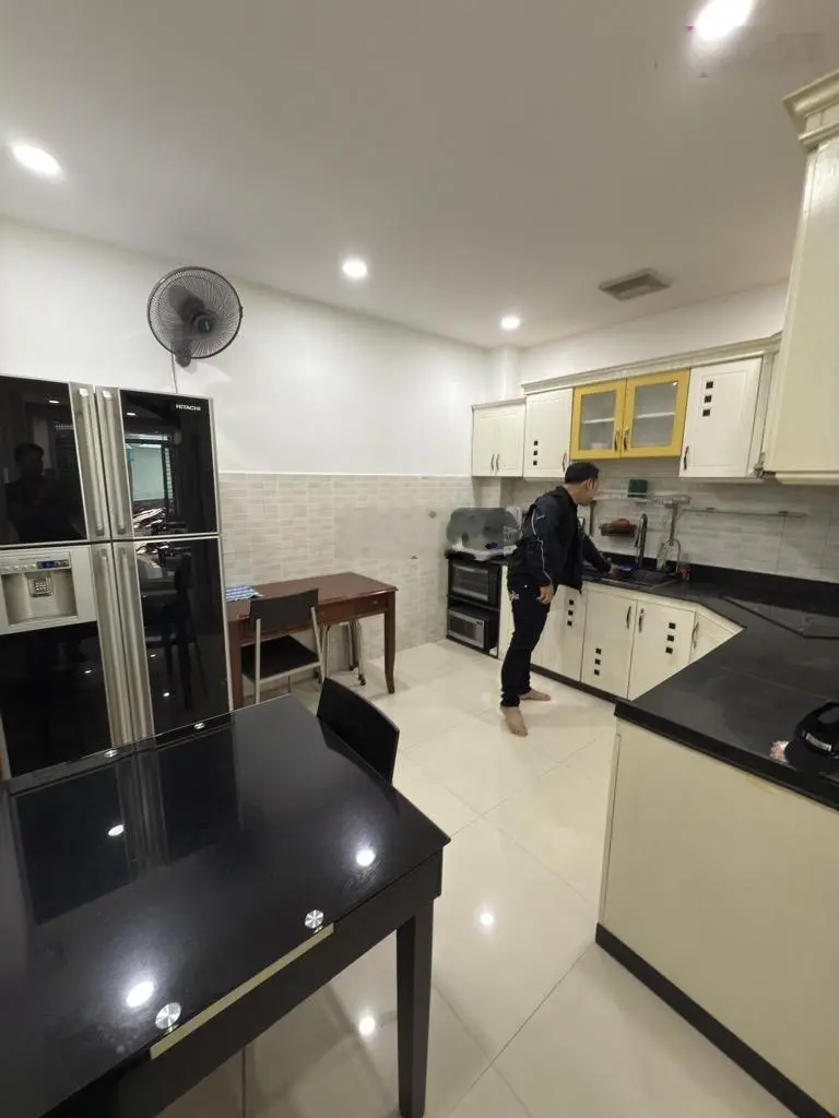 HOT! Nhà đẹp Ni Sư Huỳnh Liên, Tân Bình, 44m2, Hẻm Xe Hơi, Giá 6,8 Tỷ