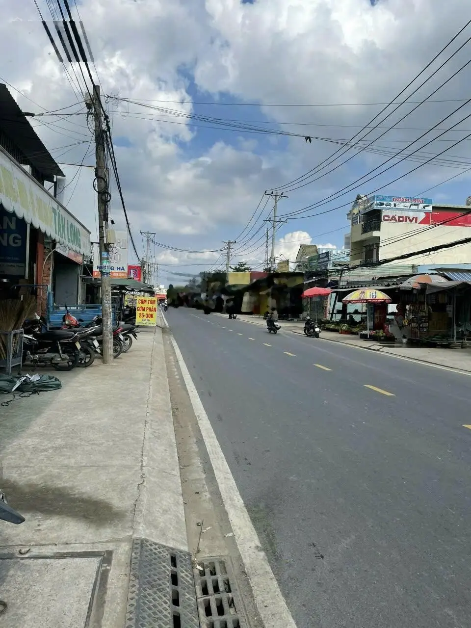 MT Nguyễn Xiển, Phường Trường Thạnh, Quận 9. Diện tích: 7m x 30m, giá chỉ 12,5 tỷ
