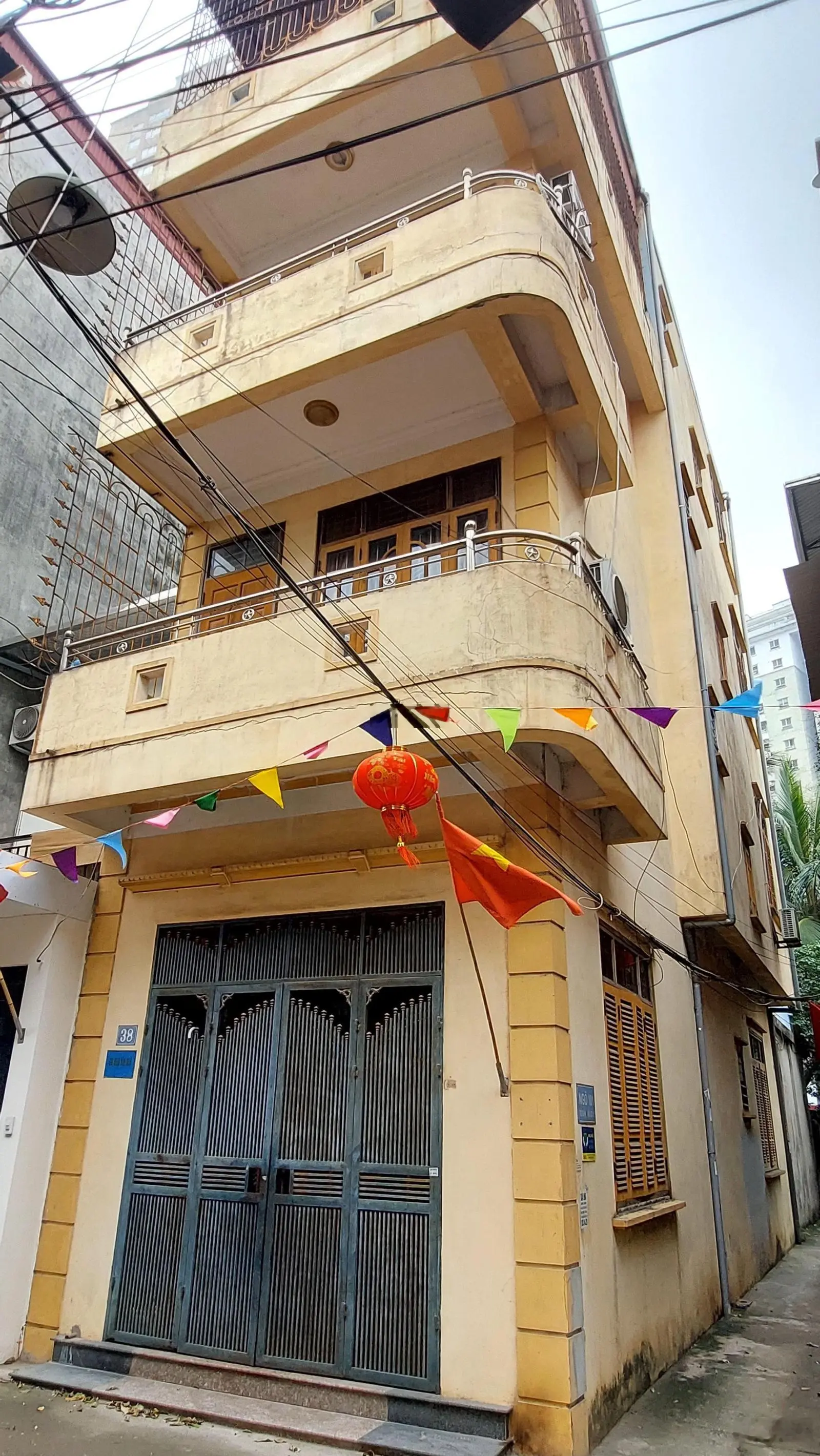 4 Tỷ, 35 m2, 4 tầng, Full nội thất hiện đại, lô góc, ô tô đỗ cửa