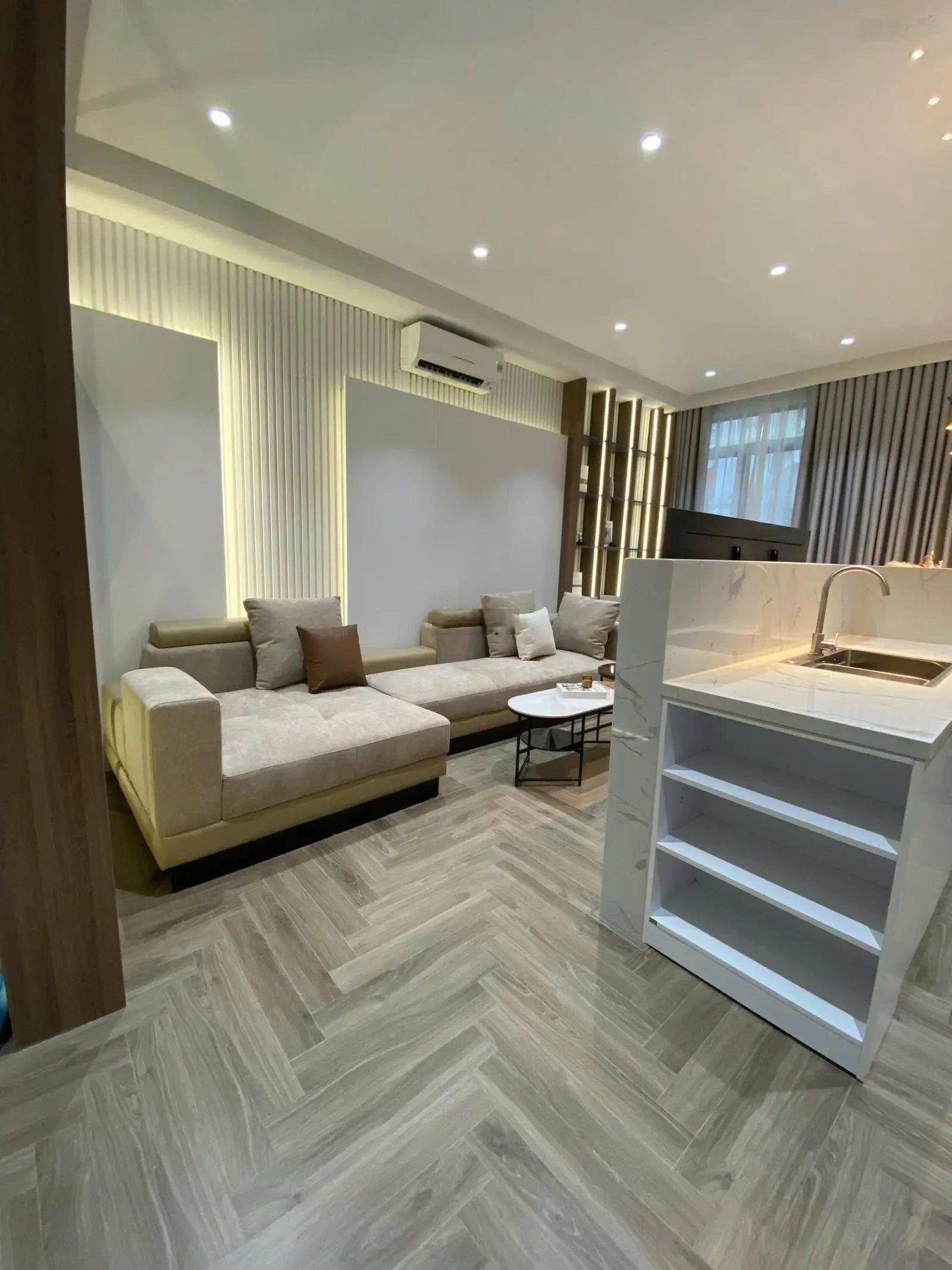Chính chủ bán nhà Nguyễn Chí Thanh _ Đống Đa_ Hà Nội: ĐT 32mx5 tầng căn góc nhỉnh 6 tỷ.