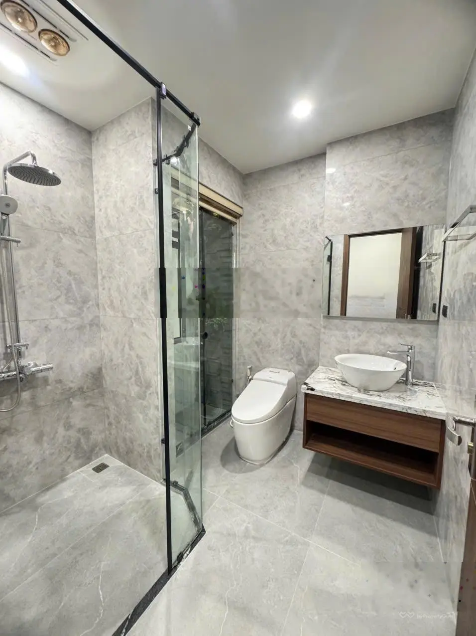 Hàng hiếm tại Lê Hồng Phong, 8,9 tỷ, 40m2, 5PN, 5WC, 7 tầng, Hải Phòng