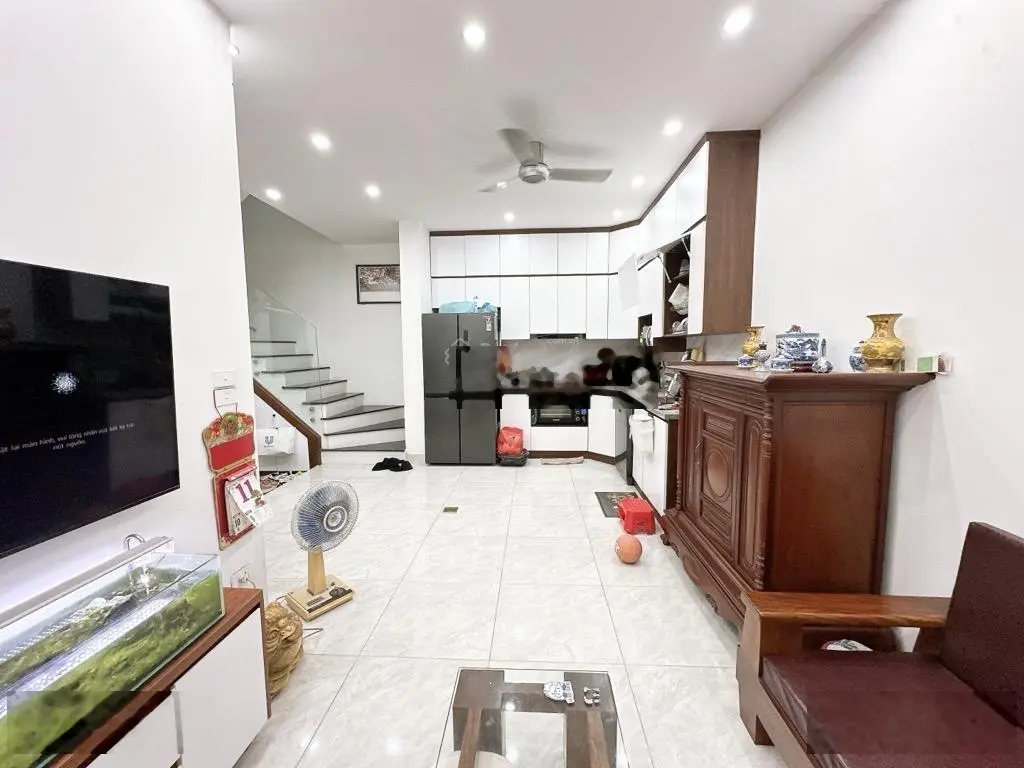 Hàng hiếm tại phố Bạch Mai, 5,8 tỷ VNĐ, 40m2, 3PN, pháp lý đầy đủ. LH: 0779 548 ***