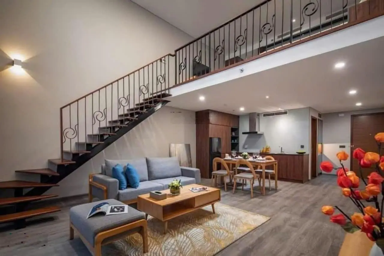 Ảnh thật chính chủ bán nhanh căn ban công Đông Nam 76 m2 PentStudio 699 Lạc Long Quân giá tốt SĐCC