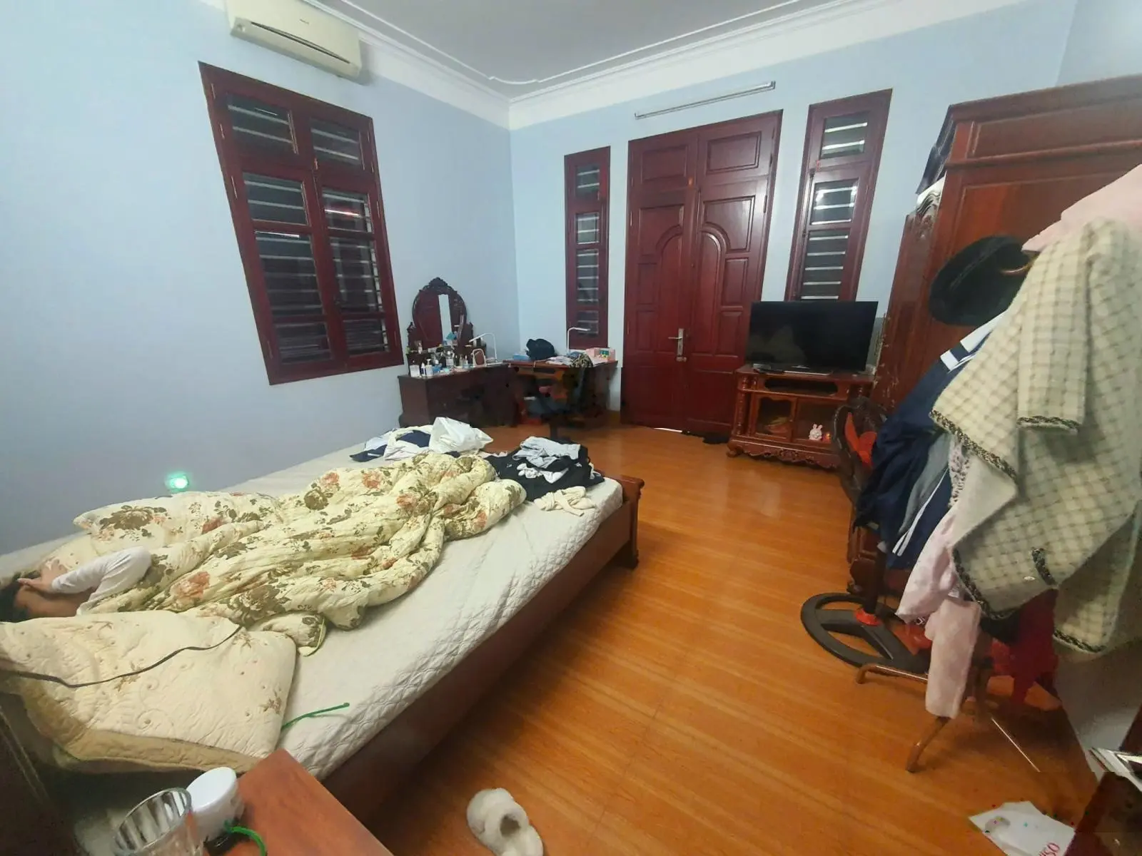 Em cần bán 1 số căn biệt thự vip khu việt trang làn 2 Lê Thái Tổ. Hiện chỉ còn 02 căn duy nhất
