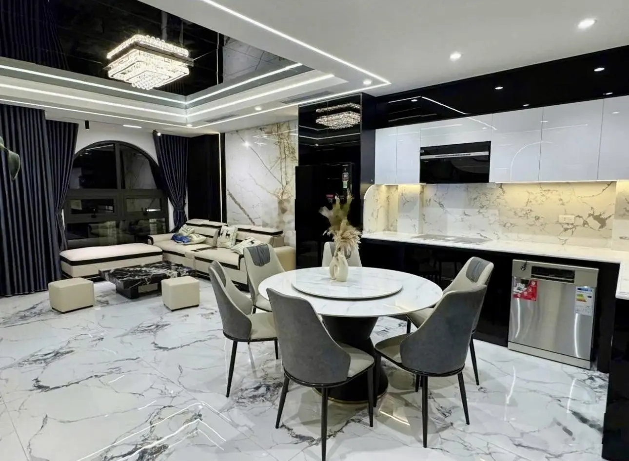 Nhà mới ngõ thông gara oto 7 chỗ vào nhà full nội thất dt 45 m x 6 tầng 9,2 tỷ