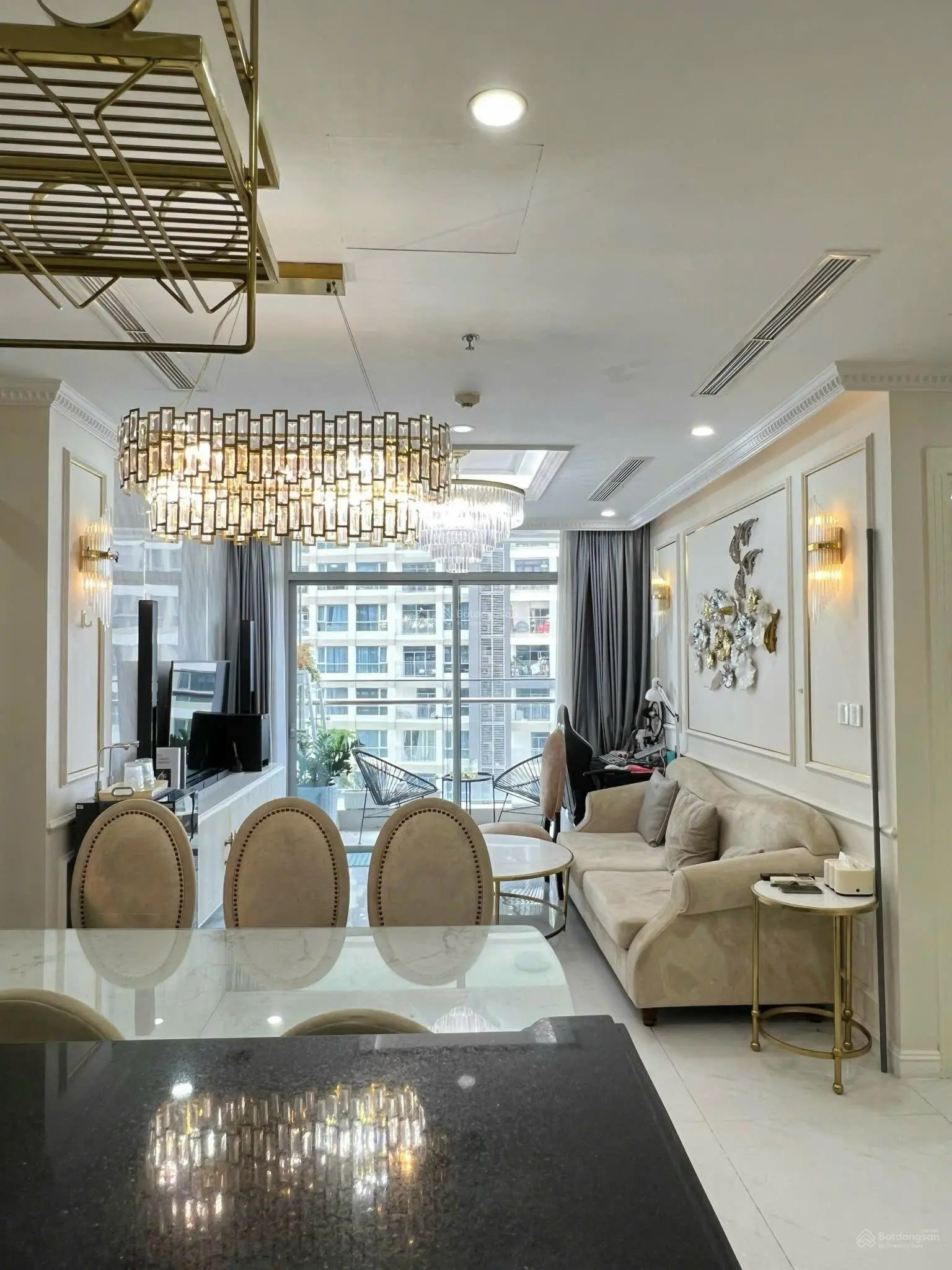 Chủ cần tiền bán căn 2pn diện tích lớn 86.5m2. view sông, biệt thự. giá cực tốt