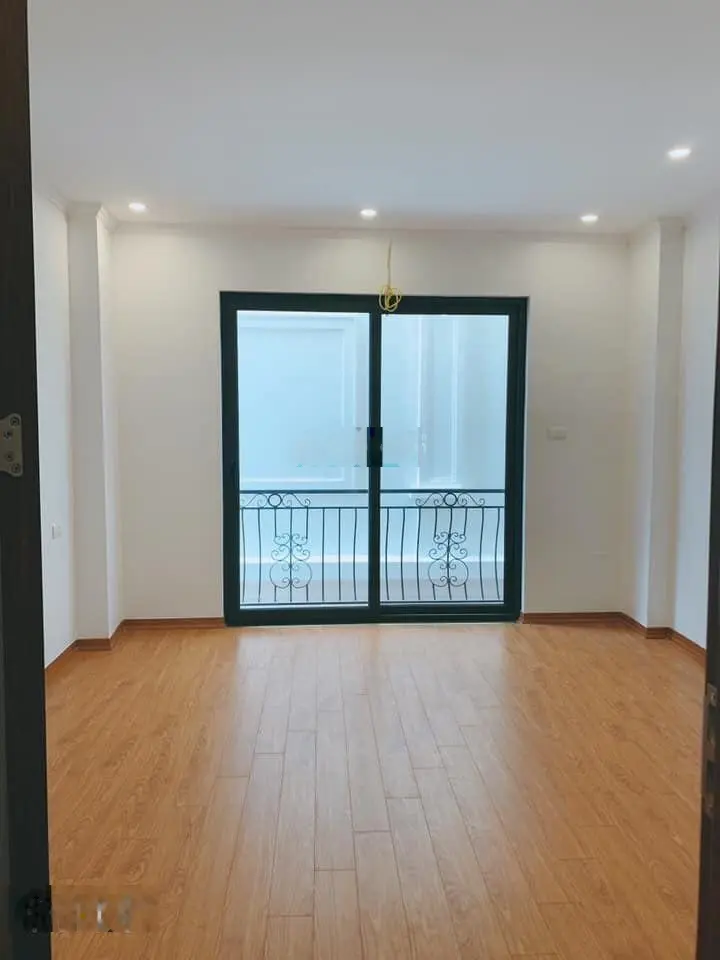 Bán nhà Thạch Bàn 30m2 x 5 tầng ngõ trước nhà 2m, gía 4,55 tỷ (rẻ nhất thời điểm hiện tại)