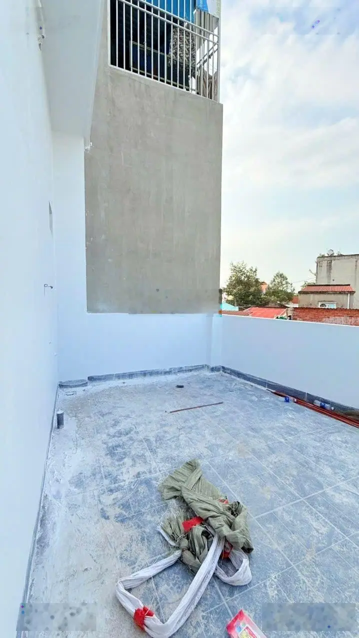 Nhà phố mới xây 92m gần chợ Xón Vắng và Vincom550 Tp. Dĩ An