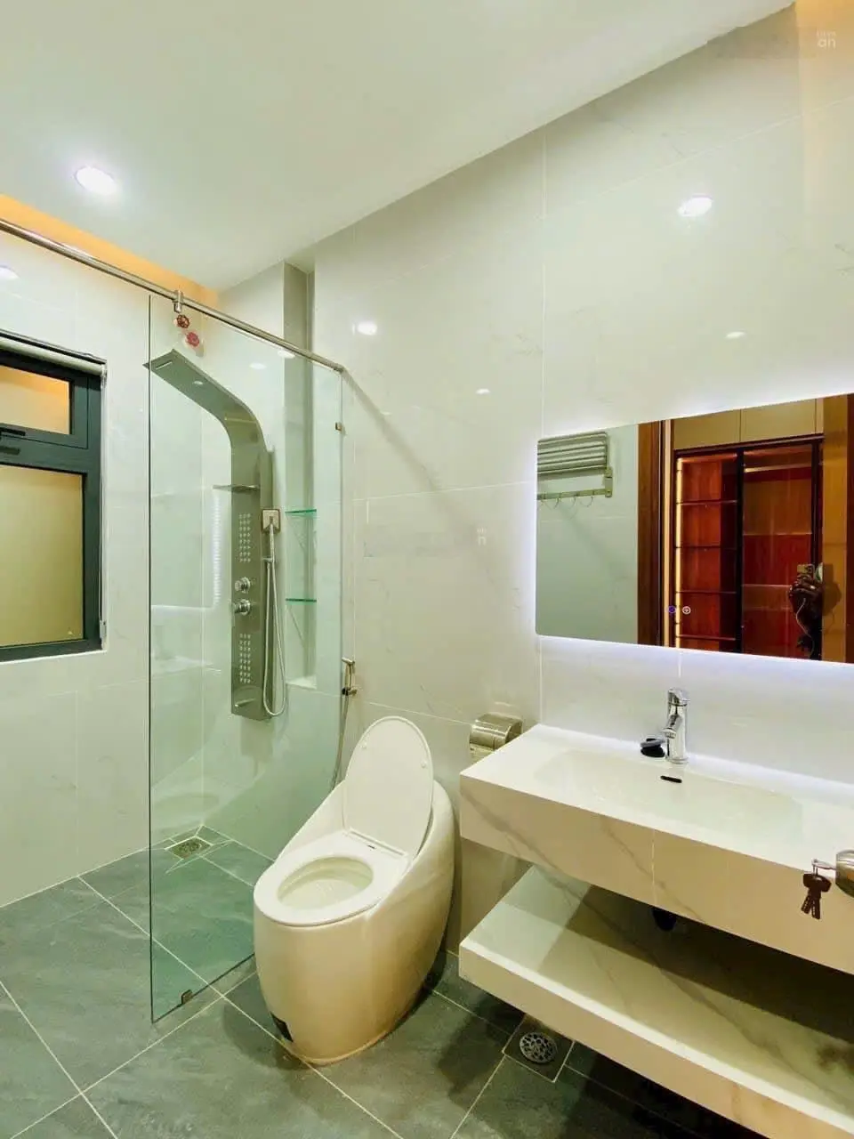 Bán nhà đang cho thuê: 14 triệu/ tháng gần Chợ Vạn Kiếp, Bình Thạnh. Bao sổ 60m2. Hẻm 5m