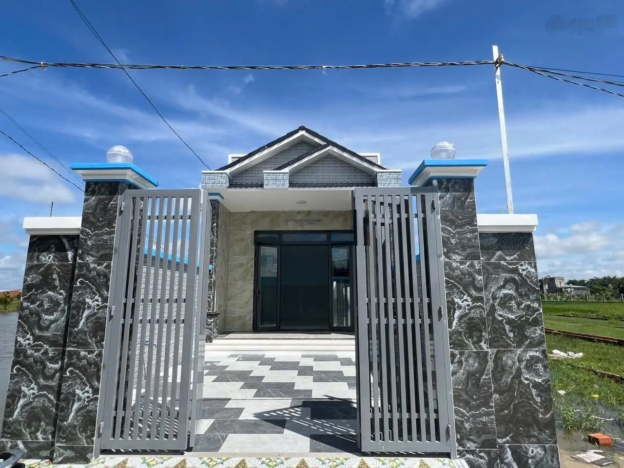 Bán nhà 2 phòng ngủ 1 sẹc nhựa Lục Viên gần chợ Mỹ Hạnh Bắc 5x28m | có sân để ô - tô đường bê tông