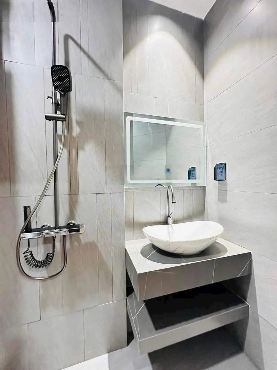 Bán gấp nhà đẹp giá rẻ cần đước long an đang cho thuê 7tr/tháng 1 trệt - 1 lầu - 3 pn - 3 wc