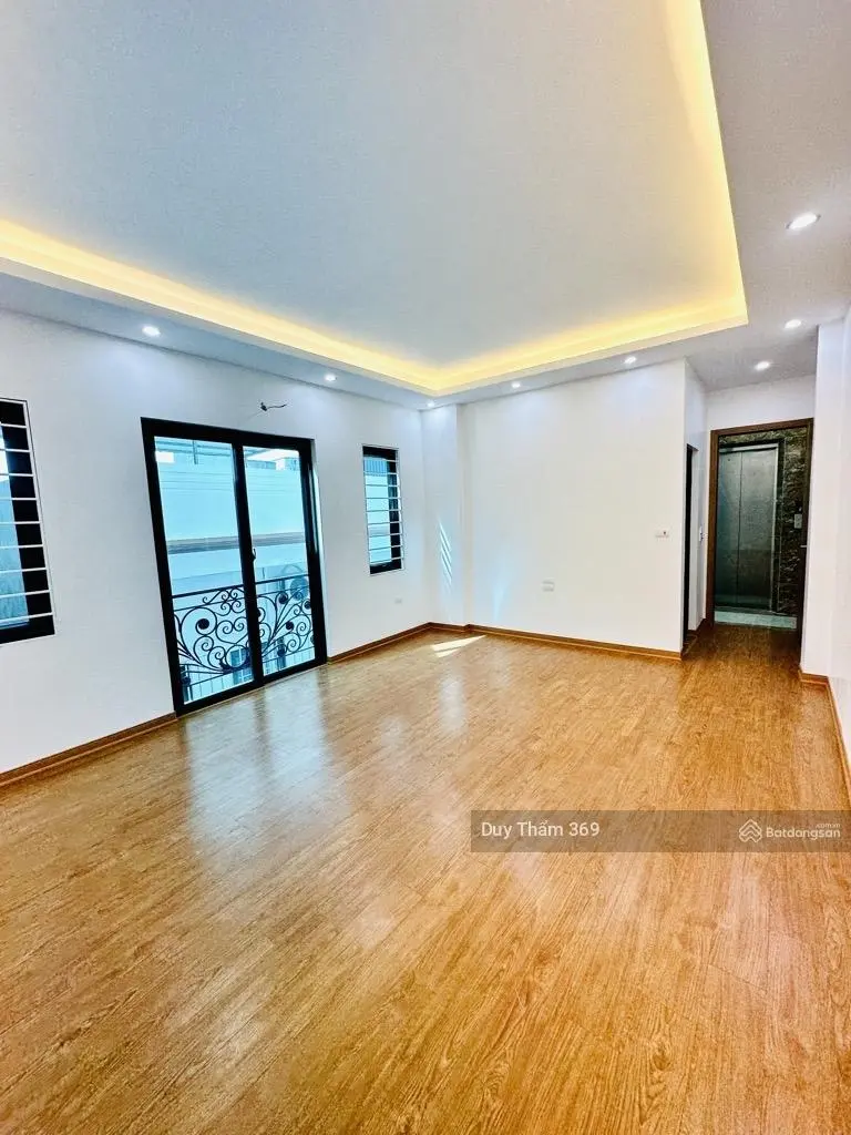 Măt tiền rộng | nhà phân lô | ô bàn cờ | ô tô tải tránh | vỉa hè kinh doanh sầm uất