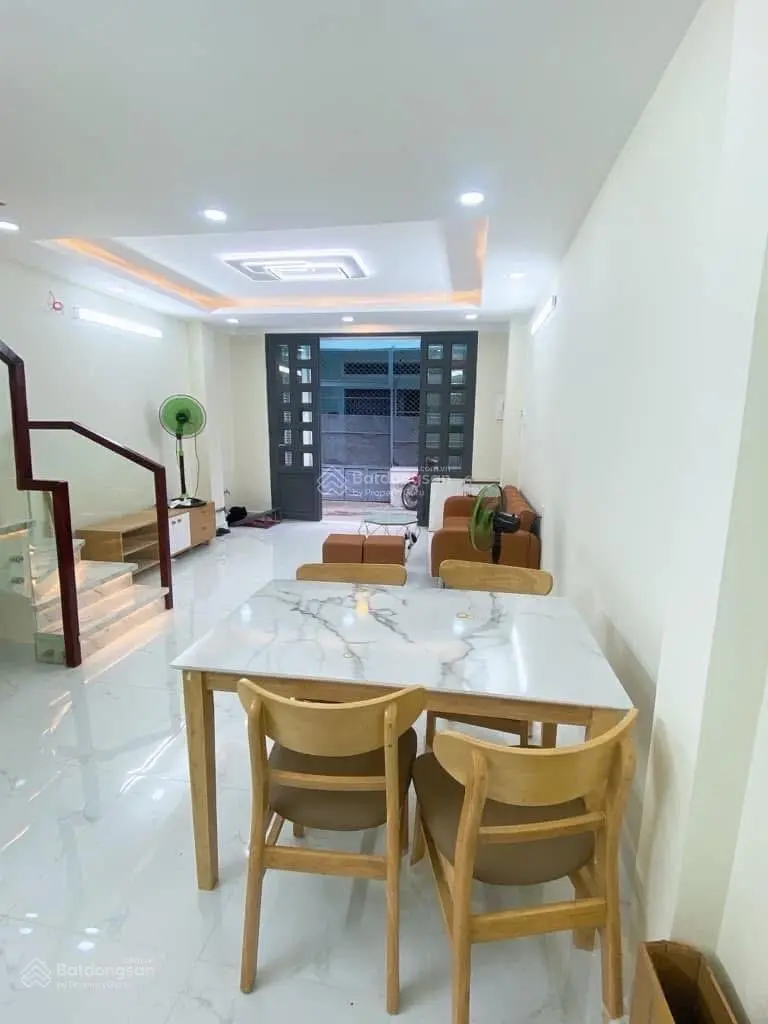 Bán nhà (45m2) Đ. Lê Đình Cẩn, P. Tân Tạo, Bình Tân giá chỉ 2Tỷ250tr hẻm 7m thông đang cho thuê 8tr