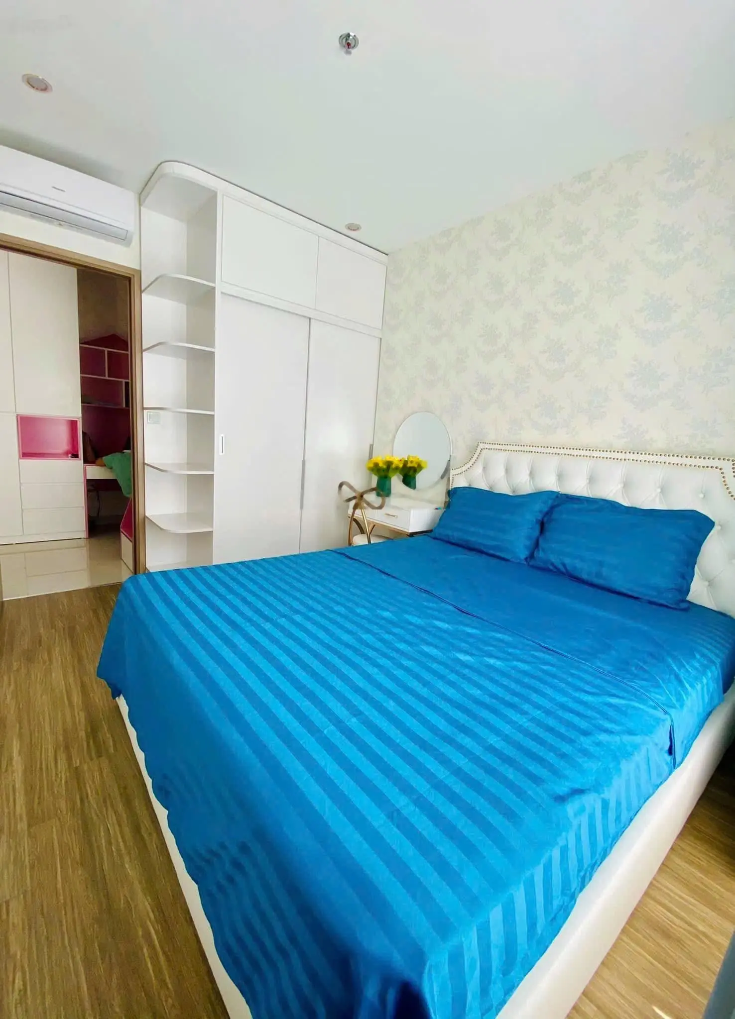 Chính chủ gửi bán căn 1N+ toà S3 VHSMC giá 2.950 bao phí sẵn sổ không vay - Lh: 0972 980 ***