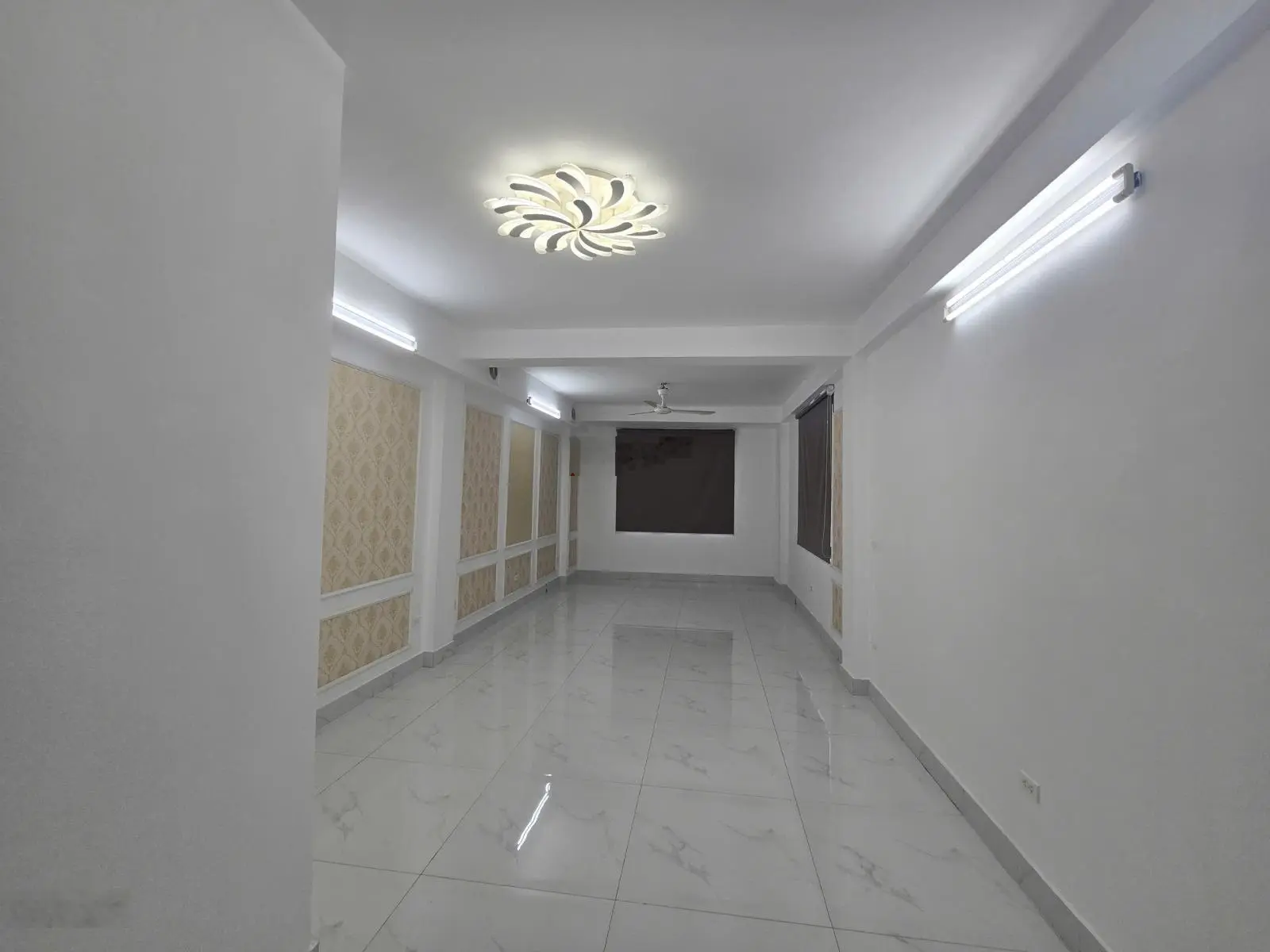 Bán nhà 6 tầng thang máy phố Yên Hòa-Cầu Giấy-Hà Nội, vị trí đẹp, kinh doanh tốt. Giá thương lượng!