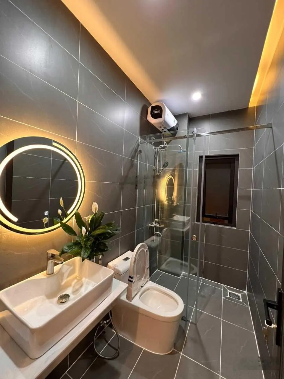 Nhà mới view đẹp góc 2MT KQH Trần Anh Tông 4,5x16m vuông vức 4 tầng cách Hồ Xuân Hương 1km