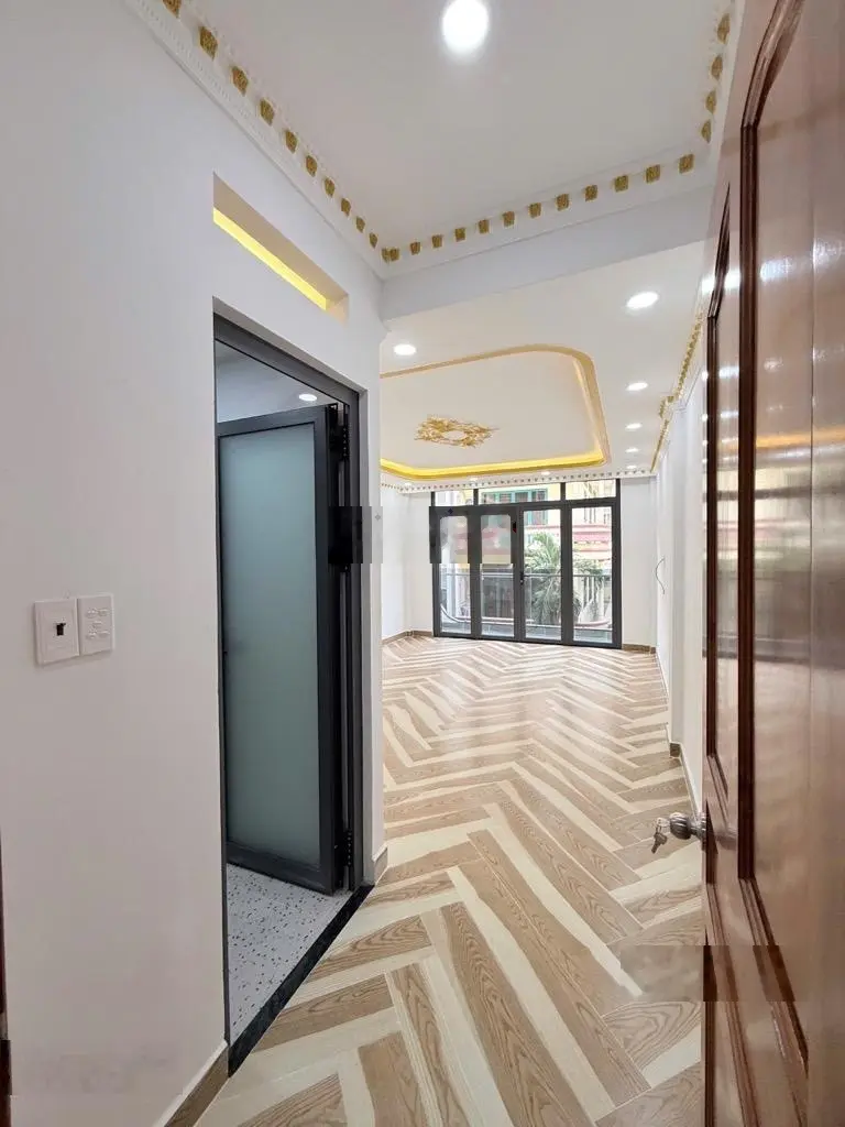 Vip q6, đi bộ tới công viên bình phú, 6 tầng mới đẹp ở ngay, 68m2, đường 10m có lề dân trí, an ninh