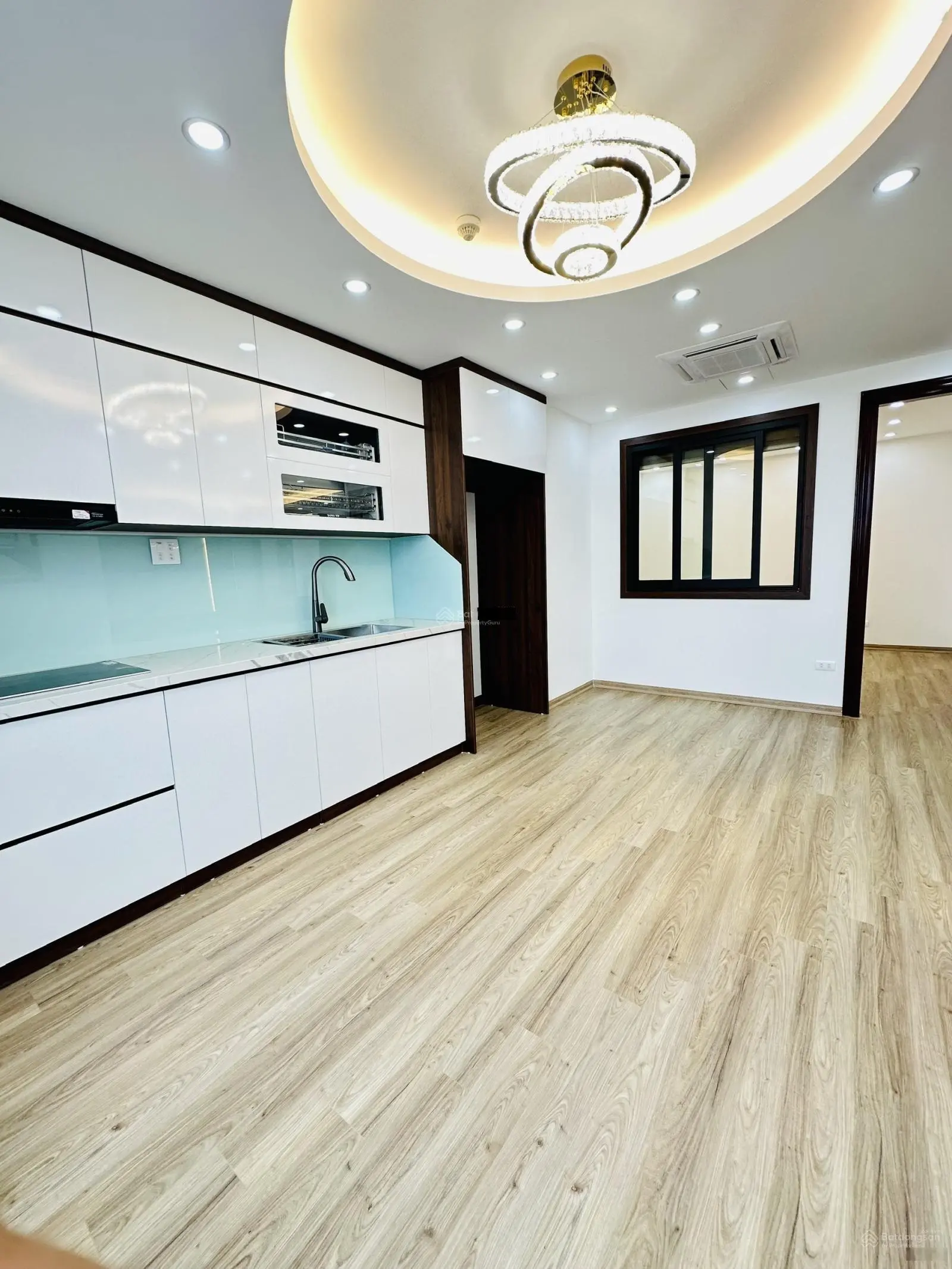 Bán gấp căn hộ chung cư tại Goldsilk Complex, 4,6 tỷ vnd, 78 m2, thiết kế 3n full nội thất, sẵn sổ
