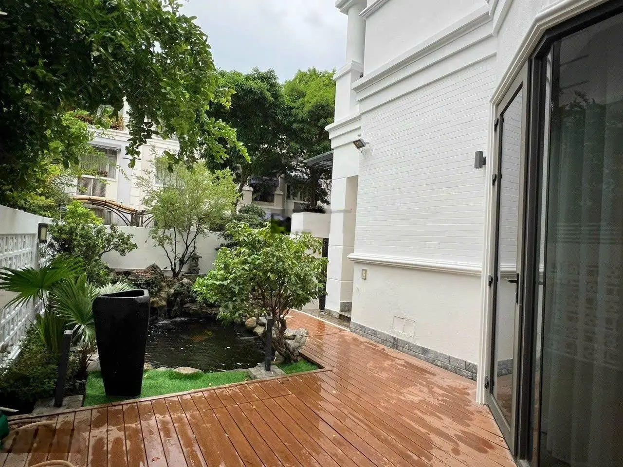 Bán biệt thự đơn lập siêu vip giá Lỗ thấp hơn nhà thô full NT cao cấp vào ở ngay sát công viên lớn