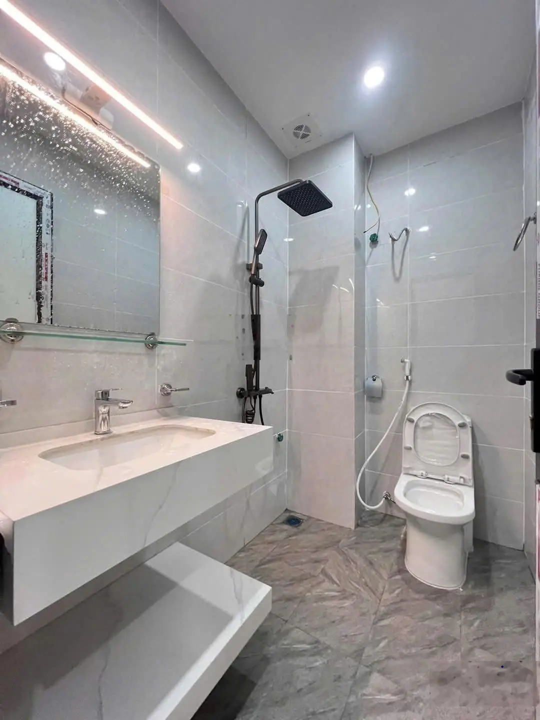 Cầu Diễn / ĐH Công Nghiệp - Thang máy - Nội thất đủ - 6 tầng - 34m2 x 4 phòng ngủ - SĐCC - Ngõ rộng