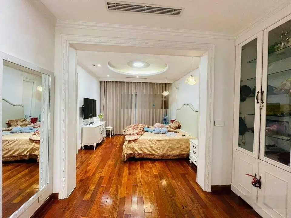 Bán nhà Hoàng Cầu 110m2 x 9 tầng - mặt tiền 18m - lô góc - dòng tiền 300tr/ tháng