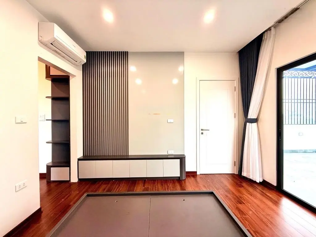 Xuân Thuỷ -Cầu Giấy-60m-7 Tầng -8 Phòng Ngủ-Cách 1 Nhà Ra Mặt Phố .Ô Tô Vào Nhà .Giá 22 Tỷ