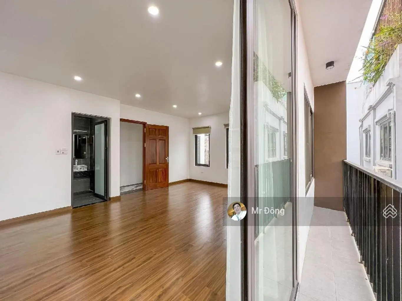 Bán nhà quận Tây Hồ 60m2, 5 Tầng, Mt 7m, giá 11,9 tỷ.