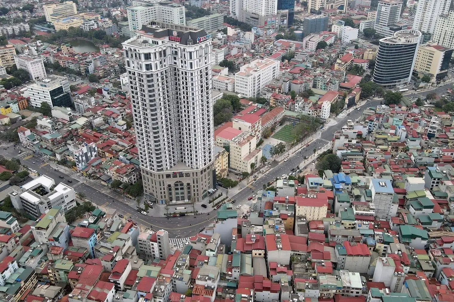 Mặt phố Huỳnh Thúc Kháng kéo dài - Đống Đa - Lô góc - 3 mặt tiền - 100m2 - 5t - Giá 54tỷ (có bớt)