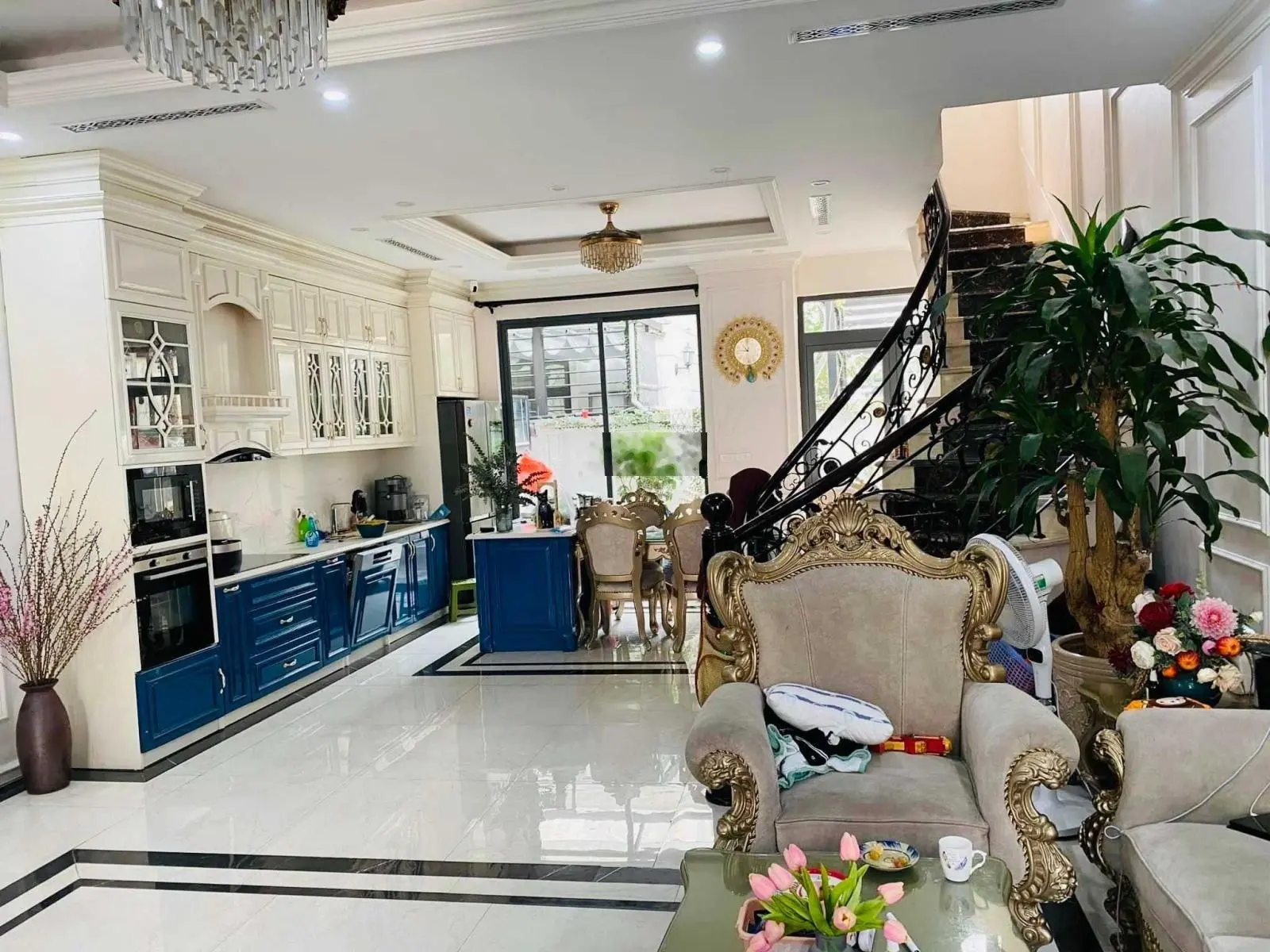 Cực hiếm, biệt thự song lập Tulip mẫu lớn, 186m2, hướng Đông Nam, bên hồ, Vinhomes The Harmony