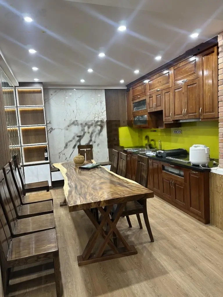 Bán nhà Trung Kính Cầu Giấy- 5T dân xây- Gần phố- 6 ngủ- 50m2- nhỉnh 12 tỷ