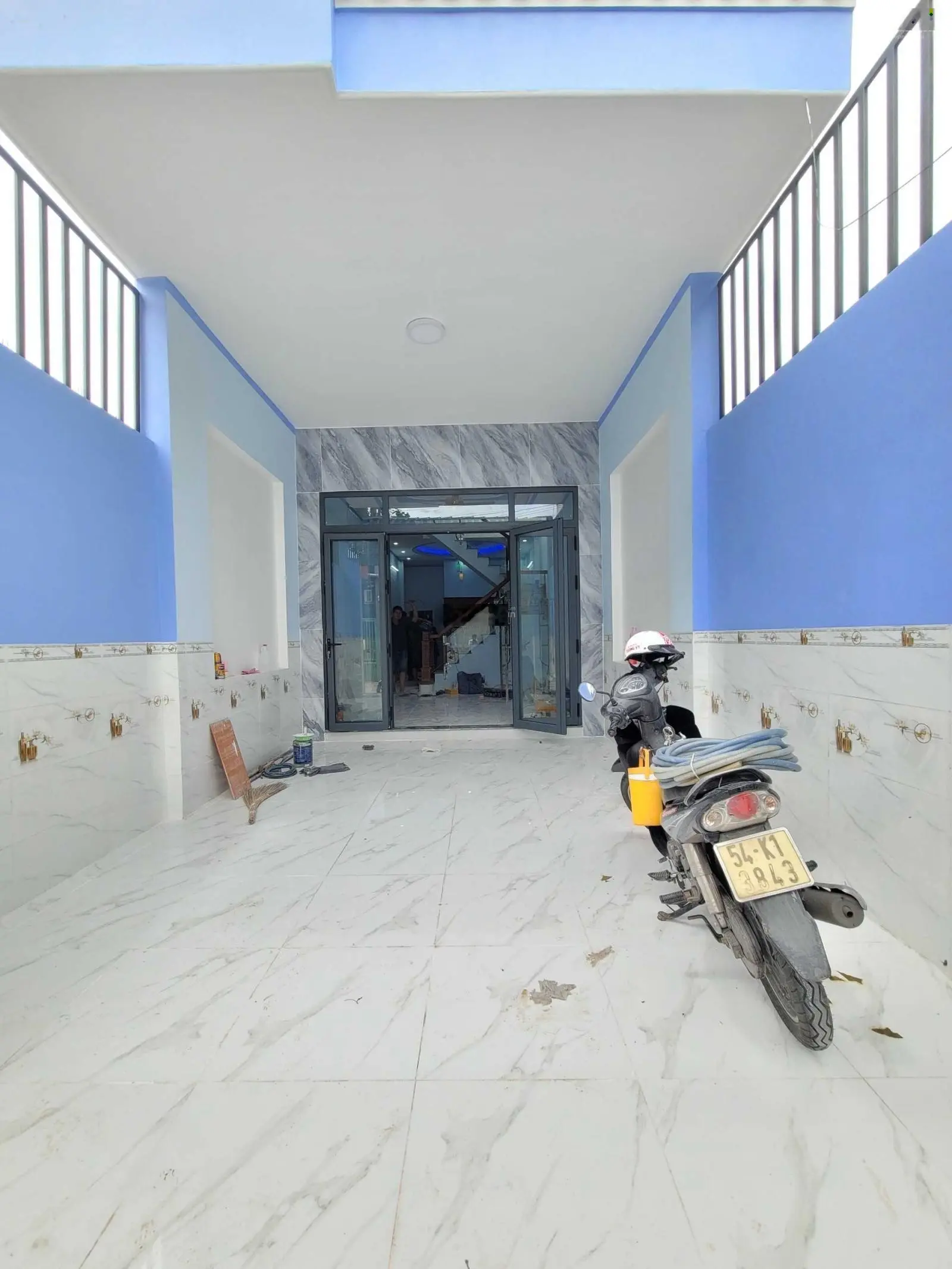 3tỷ250, sổ hoàn công, 72m2 (4x18), gần bến xe Tân Đông Hiệp, gần Vincom 550, cách đường ĐT743C 100m