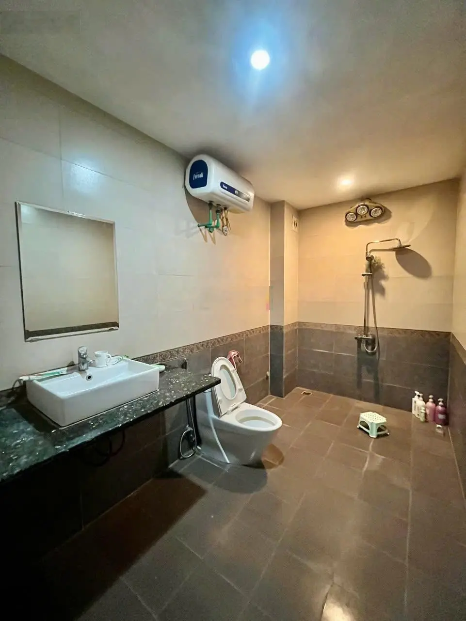 Cần bán biệt thự 90m2 chỉ 31 tỷ tại tam trinh, hoàng mai, oto tránh, vỉa hè 2 bên, kd, mặt tiền 6m