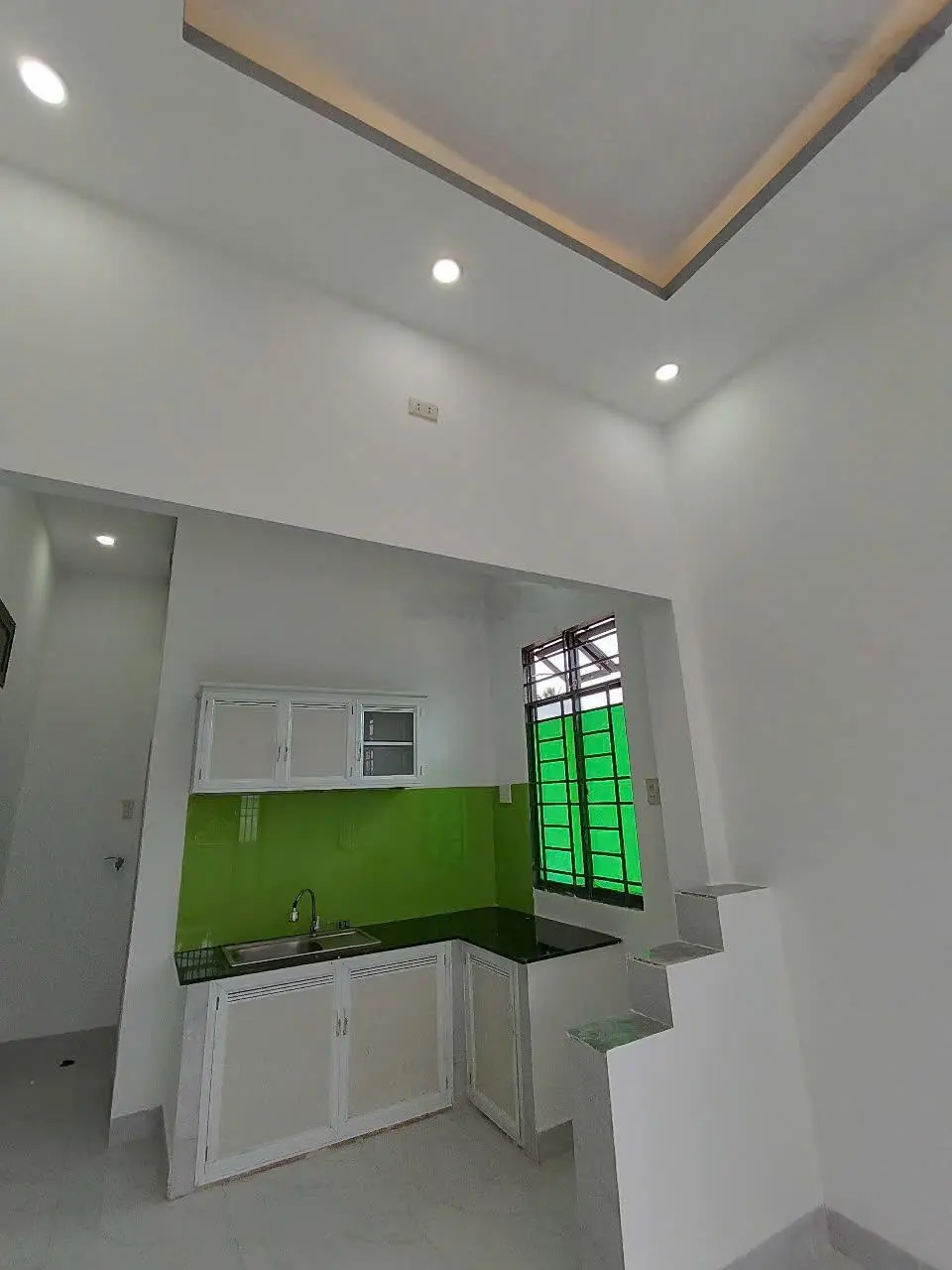 Cần bán nhà mới xã Diên An hẻm đường Thông Tin, căn góc đường oto, sổ full thổ cư