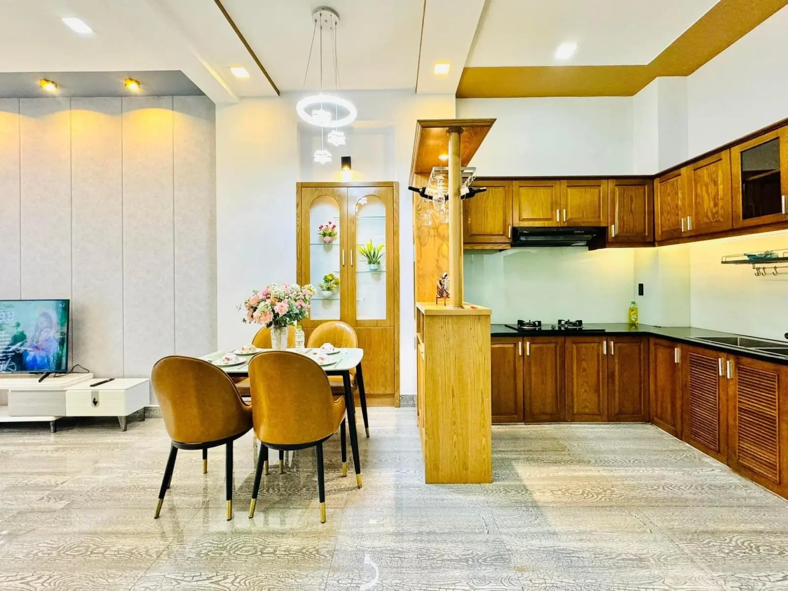Bể nợ bán nhà 80m2 ngay trường THCS An Bình Dĩ An sổ hồng riêng đang cho thuê 8tr/tháng