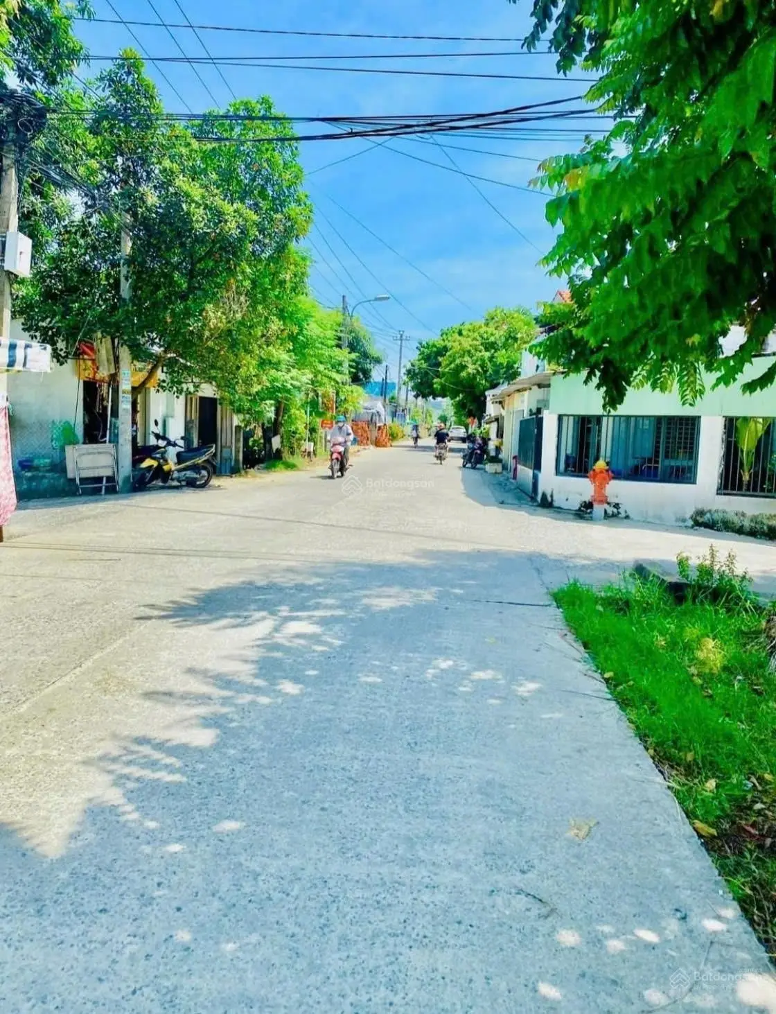 Đất có sổ, khu dân cư đông đúc nằm ven Đà Nẵng, gần trục đường chính DH3 Điện Hòa. Giá 620tr