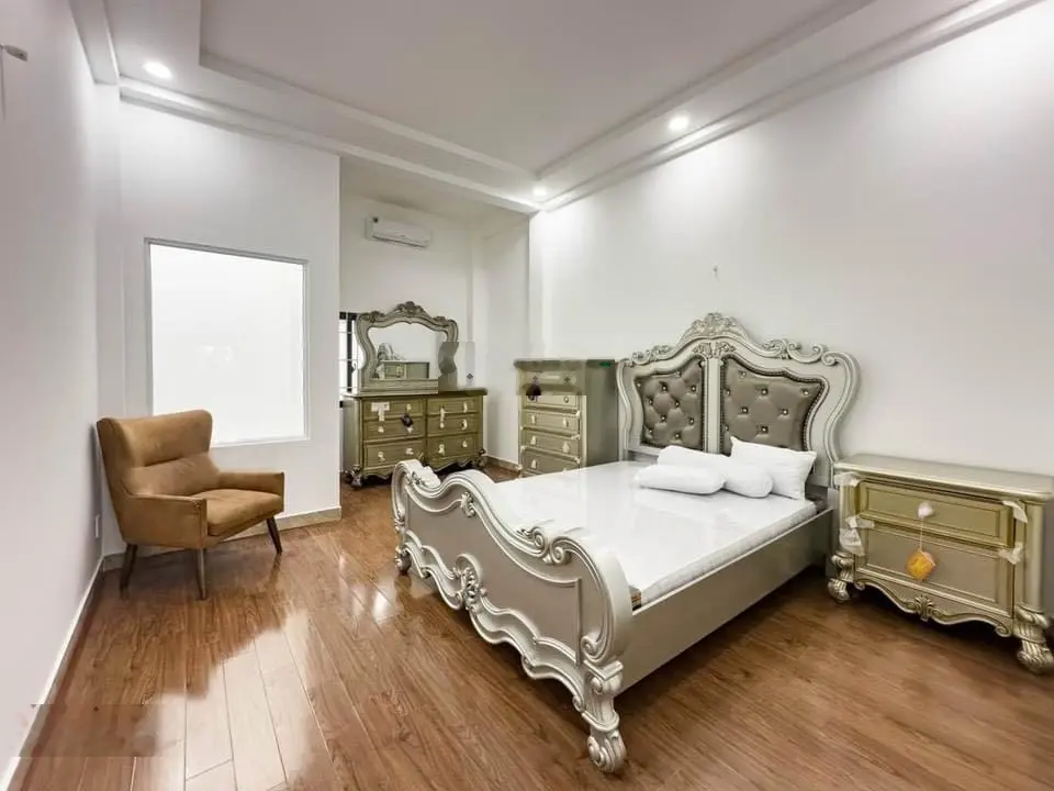 Nhà mới sửa cho thuê 17,5tr/tháng nhà Hồ Ngọc Cẩn gần trường THCS Phan Bội Châu, DT: 60m2
