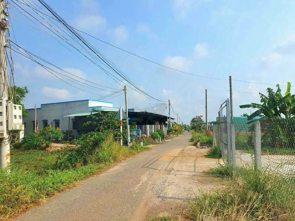 Cần bán 172m2 đất thổ. khu phố hòa thuận 2 t.t cần giuộc.